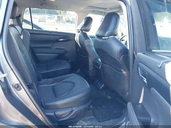 5TDHZRBH2MS557155 2021 TOYOTA HIGHLANDER - Image 8