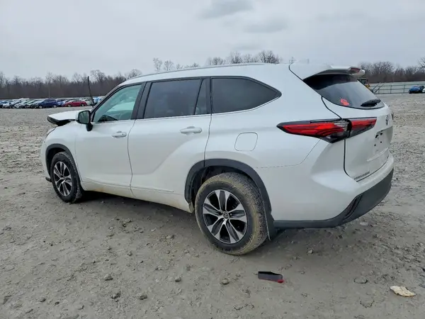 5TDHZRBH2NS166041 2022 TOYOTA HIGHLANDER - Image 2