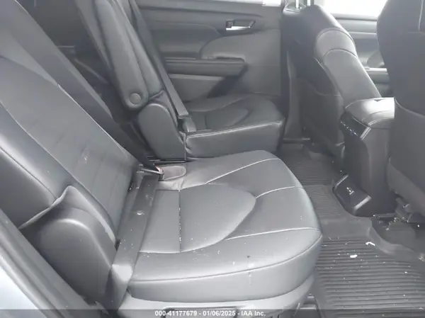 5TDHZRBH2NS168663 2022 TOYOTA HIGHLANDER - Image 8