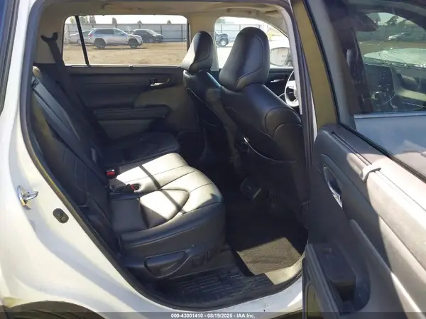 5TDHZRBH2NS175452 2022 TOYOTA HIGHLANDER - Image 8