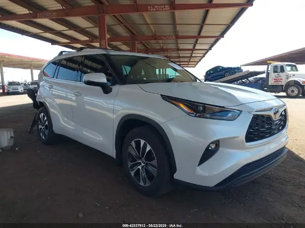 5TDHZRBH2NS185236 2022 TOYOTA HIGHLANDER - Image 1