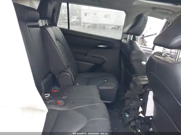 5TDHZRBH2NS191084 2022 TOYOTA HIGHLANDER - Image 8