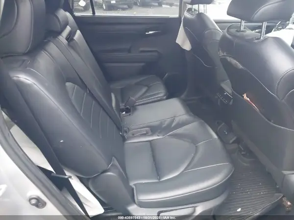 5TDHZRBH2NS204898 2022 TOYOTA HIGHLANDER - Image 8