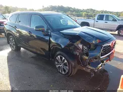 5TDHZRBH2NS247718 2022 TOYOTA HIGHLANDER