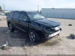 5TDHZRBH2NS257729 2022 TOYOTA HIGHLANDER