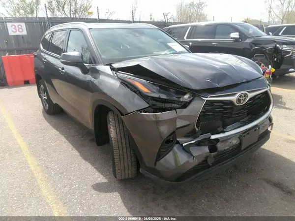5TDHZRBH2NS591520 2022 TOYOTA HIGHLANDER - Image 1
