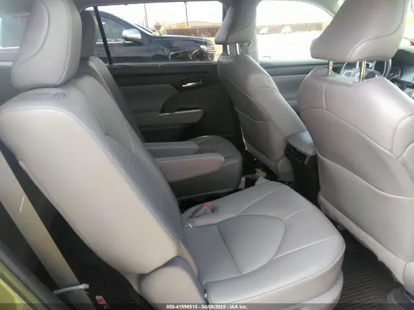 5TDHZRBH2NS591520 2022 TOYOTA HIGHLANDER - Image 8