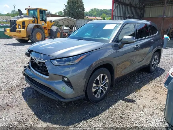 5TDHZRBH3MS058736 2021 TOYOTA HIGHLANDER - Image 2