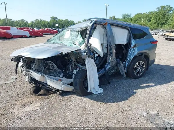 5TDHZRBH3MS061720 2021 TOYOTA HIGHLANDER - Image 2