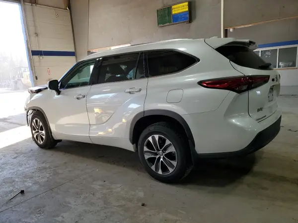 5TDHZRBH3MS072734 2021 TOYOTA HIGHLANDER - Image 2