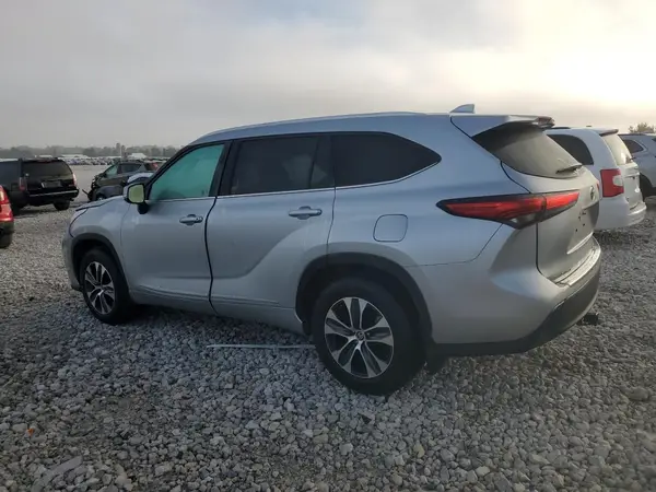 5TDHZRBH3MS148002 2021 TOYOTA HIGHLANDER - Image 2