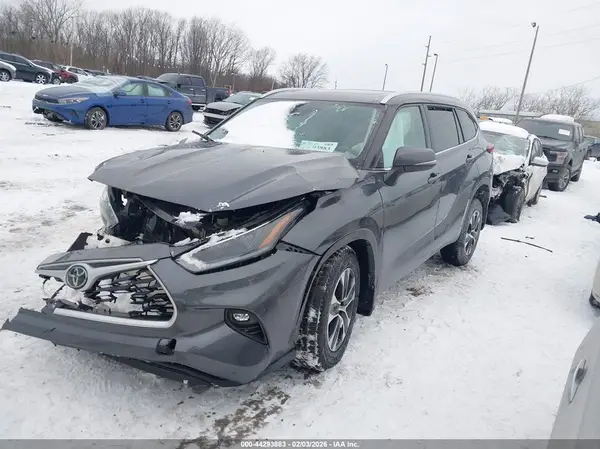 5TDHZRBH3MS523337 2021 TOYOTA HIGHLANDER - Image 2