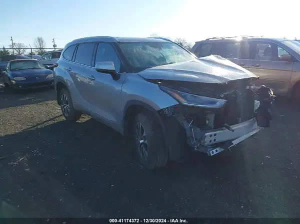 5TDHZRBH3MS533317 2021 TOYOTA HIGHLANDER - Image 1