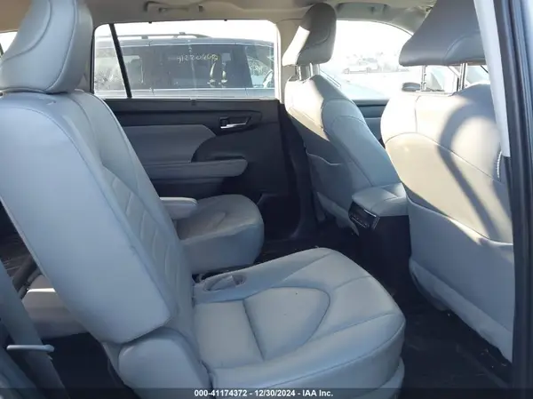 5TDHZRBH3MS533317 2021 TOYOTA HIGHLANDER - Image 8