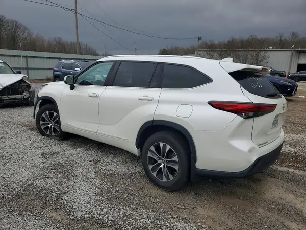 5TDHZRBH3MS536542 2021 TOYOTA HIGHLANDER - Image 2