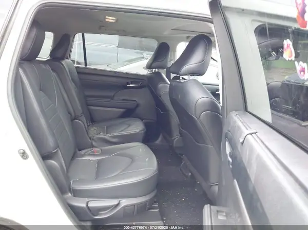 5TDHZRBH3MS548044 2021 TOYOTA HIGHLANDER - Image 8