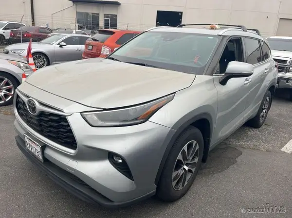 5TDHZRBH3MS557987 2021 TOYOTA HIGHLANDER - Image 8