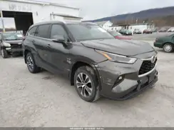 5TDHZRBH3NS174164 2022 TOYOTA HIGHLANDER