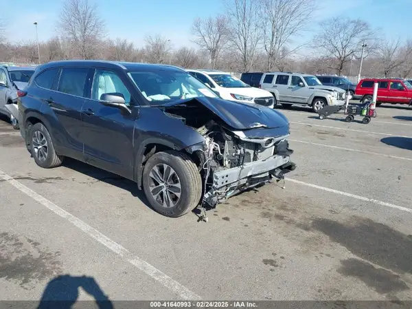 5TDHZRBH3NS180434 2022 TOYOTA HIGHLANDER - Image 1