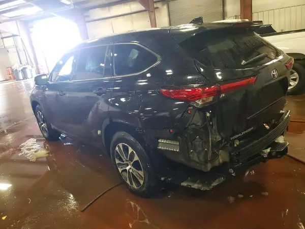 5TDHZRBH3NS203517 2022 TOYOTA HIGHLANDER - Image 2