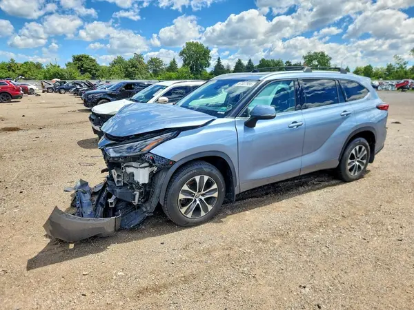 5TDHZRBH3NS229499 2022 TOYOTA HIGHLANDER - Image 1