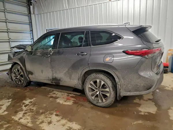 5TDHZRBH3NS231723 2022 TOYOTA HIGHLANDER - Image 2