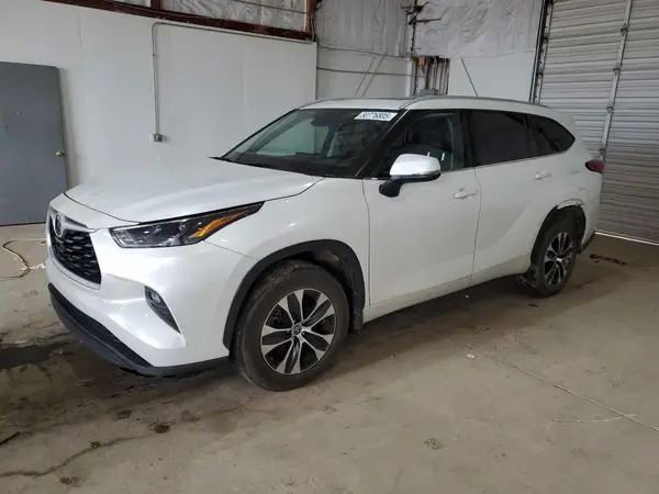 5TDHZRBH3NS232743 2022 TOYOTA HIGHLANDER - Image 1