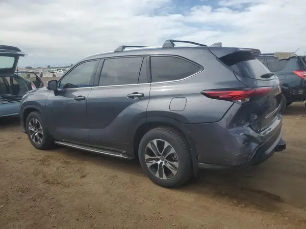 5TDHZRBH3NS234220 2022 TOYOTA HIGHLANDER - Image 2