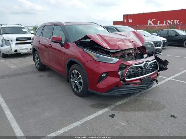 5TDHZRBH3NS565086 2022 TOYOTA HIGHLANDER - Image 1