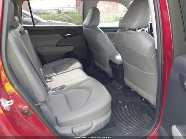 5TDHZRBH3NS565086 2022 TOYOTA HIGHLANDER - Image 8