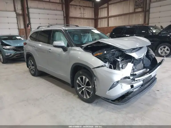 5TDHZRBH3NS579974 2022 TOYOTA HIGHLANDER - Image 1