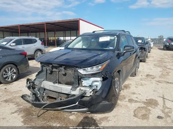5TDHZRBH4LS004408 2020 TOYOTA HIGHLANDER - Image 2