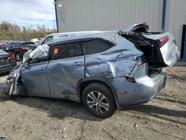 5TDHZRBH4LS030877 2020 TOYOTA HIGHLANDER - Image 2