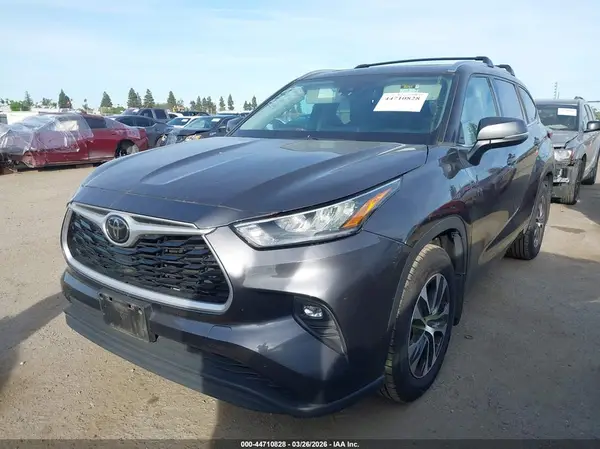 5TDHZRBH4LS054211 2020 TOYOTA HIGHLANDER - Image 2