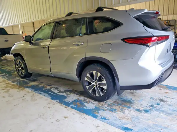 5TDHZRBH4LS503161 2020 TOYOTA HIGHLANDER - Image 2