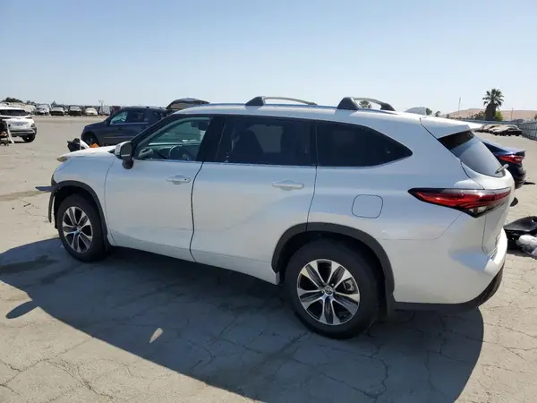 5TDHZRBH4LS511664 2020 TOYOTA HIGHLANDER - Image 2
