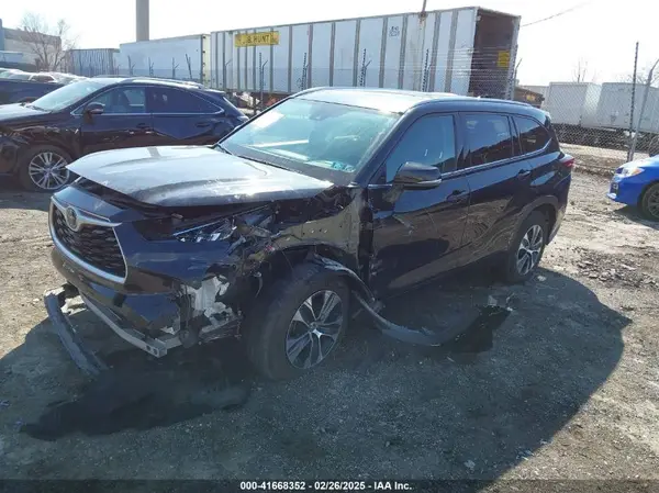 5TDHZRBH4LS515181 2020 TOYOTA HIGHLANDER - Image 2