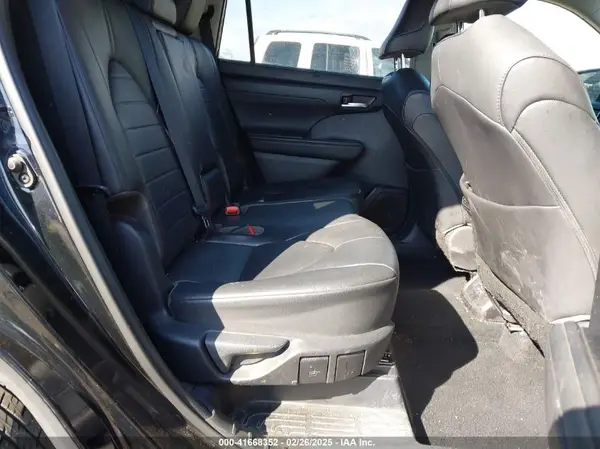 5TDHZRBH4LS515181 2020 TOYOTA HIGHLANDER - Image 8