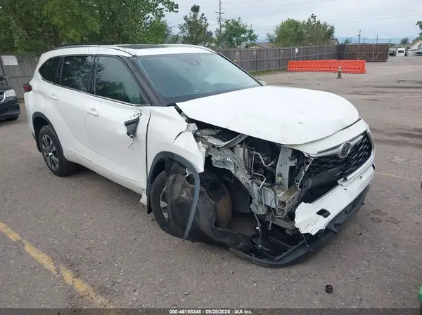 5TDHZRBH4MS084732 2021 TOYOTA HIGHLANDER - Image 1