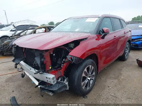 5TDHZRBH4MS098484 2021 TOYOTA HIGHLANDER - Image 2