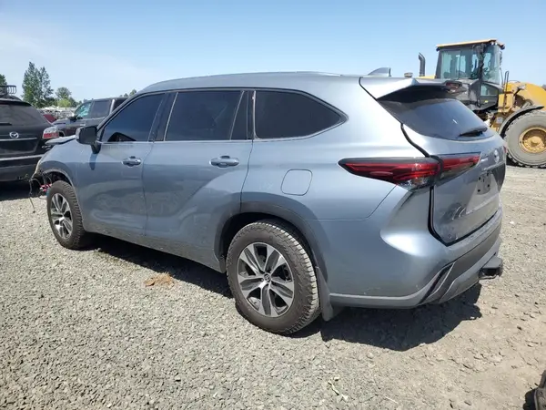 5TDHZRBH4MS115493 2021 TOYOTA HIGHLANDER - Image 2