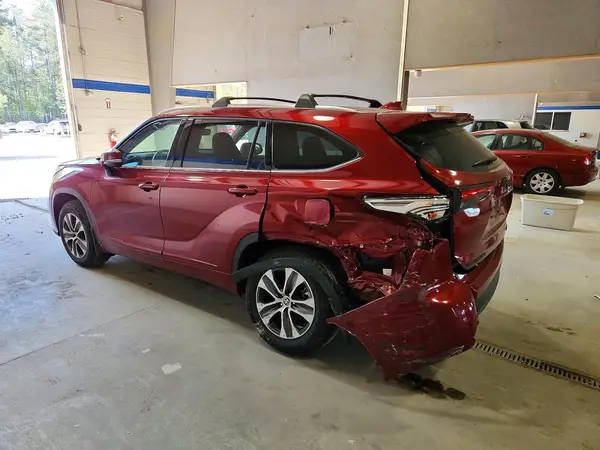 5TDHZRBH4MS157162 2021 TOYOTA HIGHLANDER - Image 2