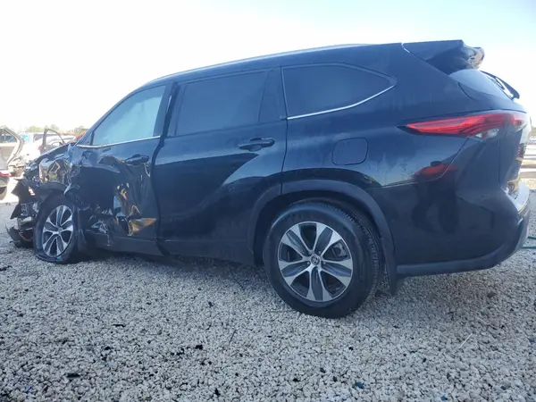 5TDHZRBH4MS523542 2021 TOYOTA HIGHLANDER - Image 2
