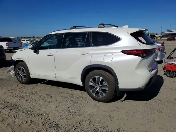 5TDHZRBH4MS538011 2021 TOYOTA HIGHLANDER - Image 2