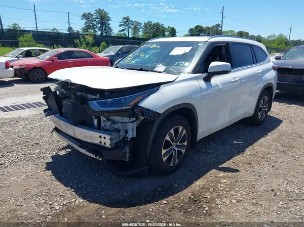 5TDHZRBH4MS540227 2021 TOYOTA HIGHLANDER - Image 2