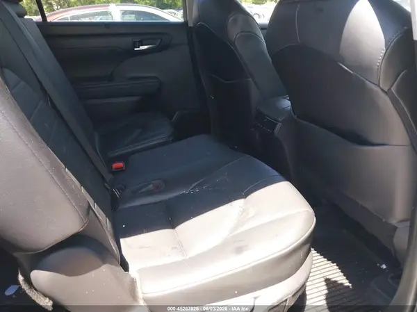 5TDHZRBH4MS540227 2021 TOYOTA HIGHLANDER - Image 8