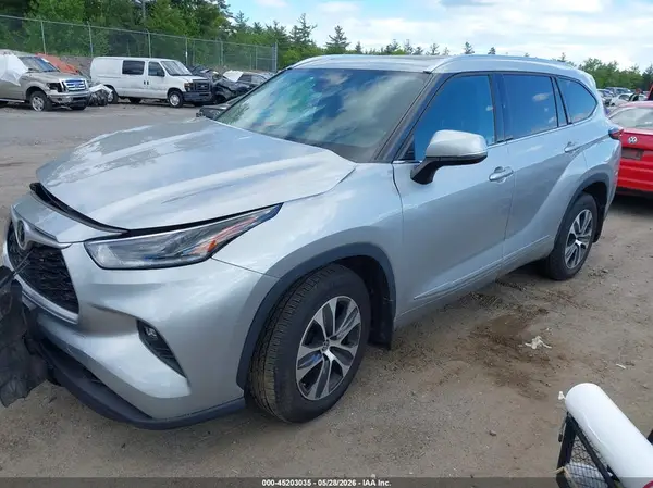 5TDHZRBH4MS557335 2021 TOYOTA HIGHLANDER - Image 2