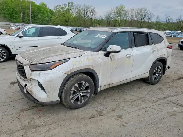 5TDHZRBH4NS163156 2022 TOYOTA HIGHLANDER - Image 1