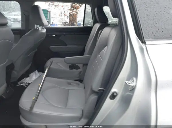 5TDHZRBH4NS175193 2022 TOYOTA HIGHLANDER - Image 8