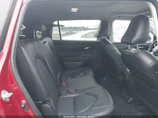 5TDHZRBH4NS574895 2022 TOYOTA HIGHLANDER - Image 8